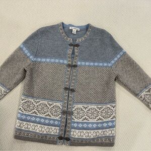 Susan Bristol 100% wool Nordic Fair Isle cardigan sweater with metal clasps sz M